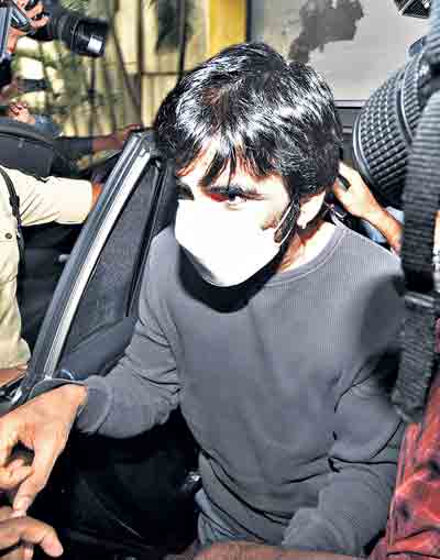 ఈడీ ఎదుట హీరో రవితేజ