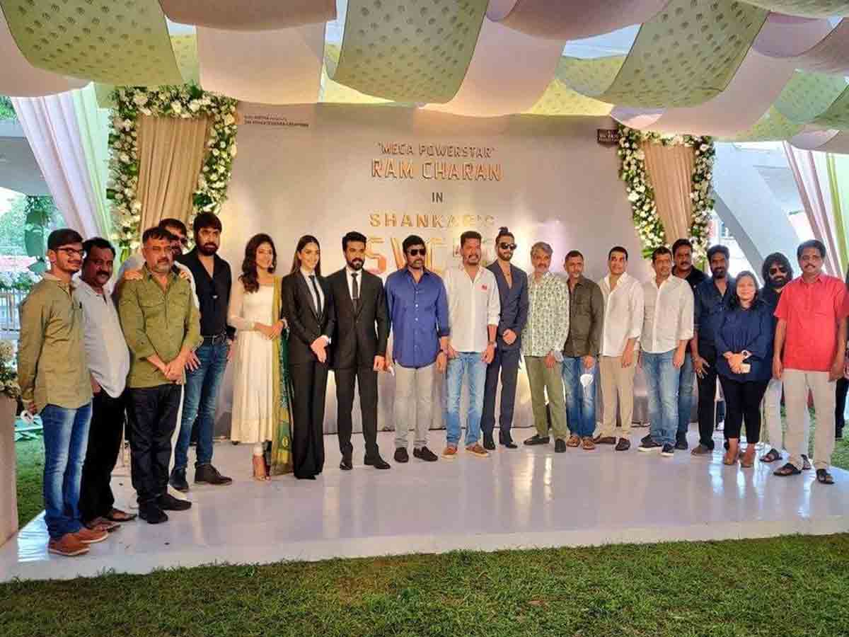 RC 15: గ్రాండ్‌గా లాంచ్ అయిన రామ్ చ‌రణ్‌-శంక‌ర్ మూవీ.. గెస్ట్‌లుగా చిరు,రాజ‌మౌళి,ర‌ణ్‌వీర్