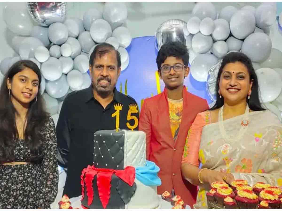 Roja: సంపాదించిన‌ది అప్పుల‌కే స‌రిపోయింది.. క‌న్నీరు పెట్టుకున్న రోజా