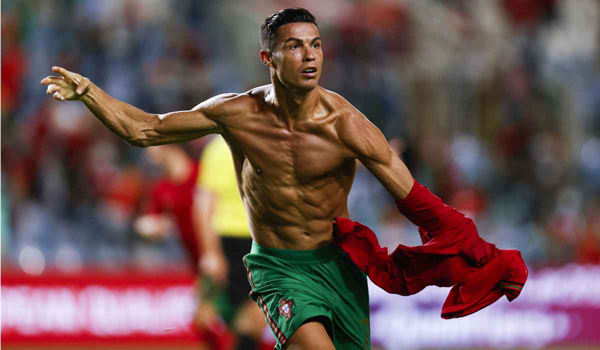 క్రిస్టియానో రోనాల్డ్ వ‌ర‌ల్డ్ రికార్డు..