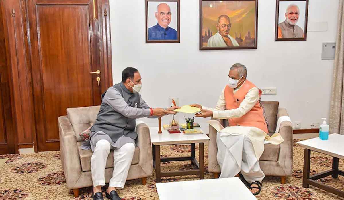 ఆరెస్సెస్ స‌ర్వేలో ఏం తేలింది? సీఎం రాజీనామాకు అదే కార‌ణ‌మా?