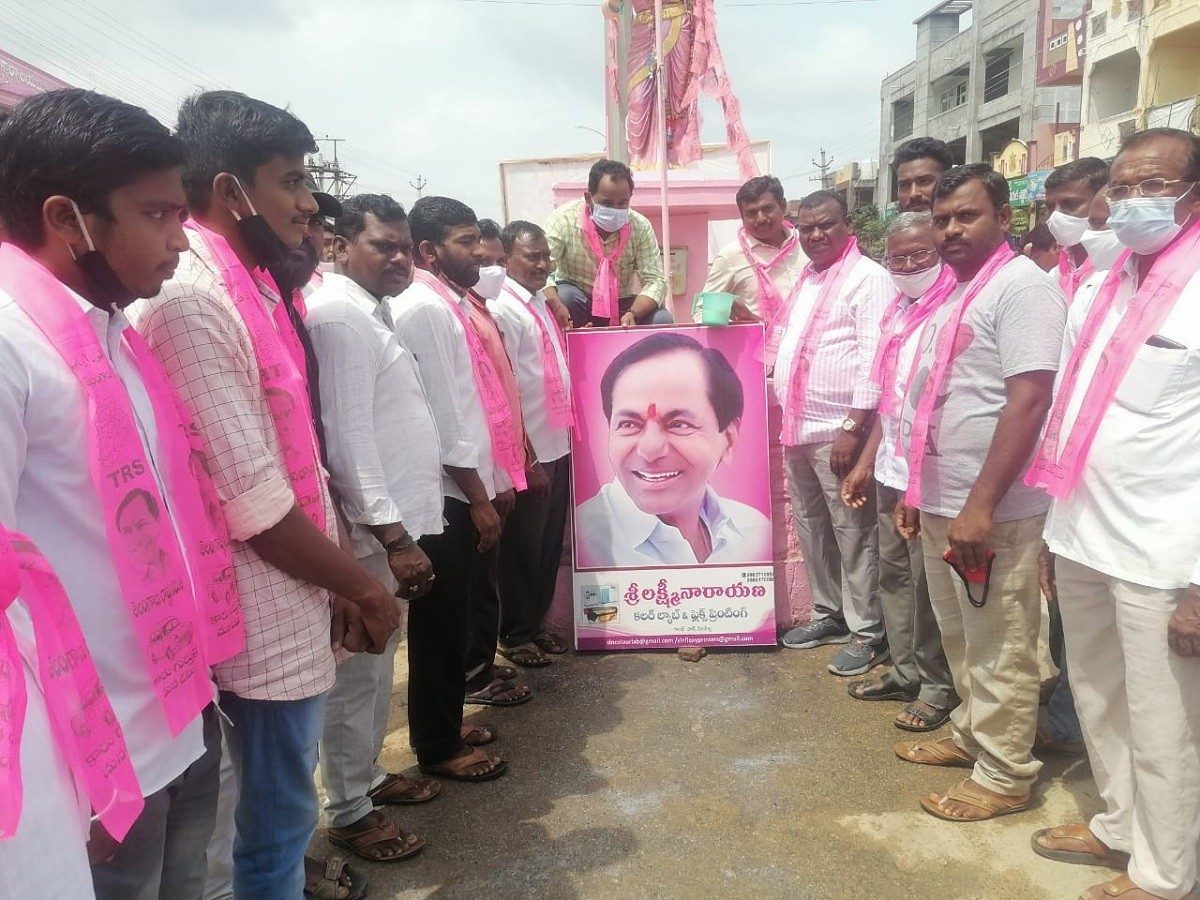 Mustabad: దళితుల పక్షపాతి సీఎం కేసీఆర్‌