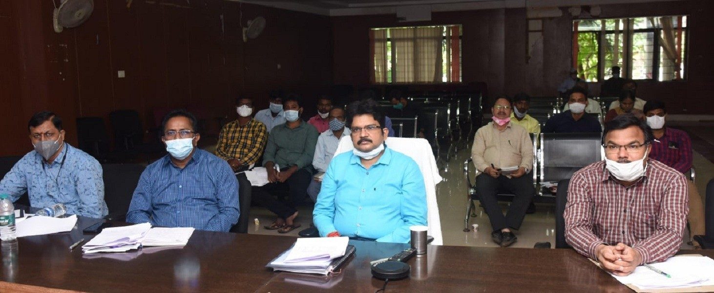 Sangareddy: పెండింగ్‌ దరఖాస్తులను పరిష్కరించాలి : సీఈఓ శశాంక్‌గోయల్‌