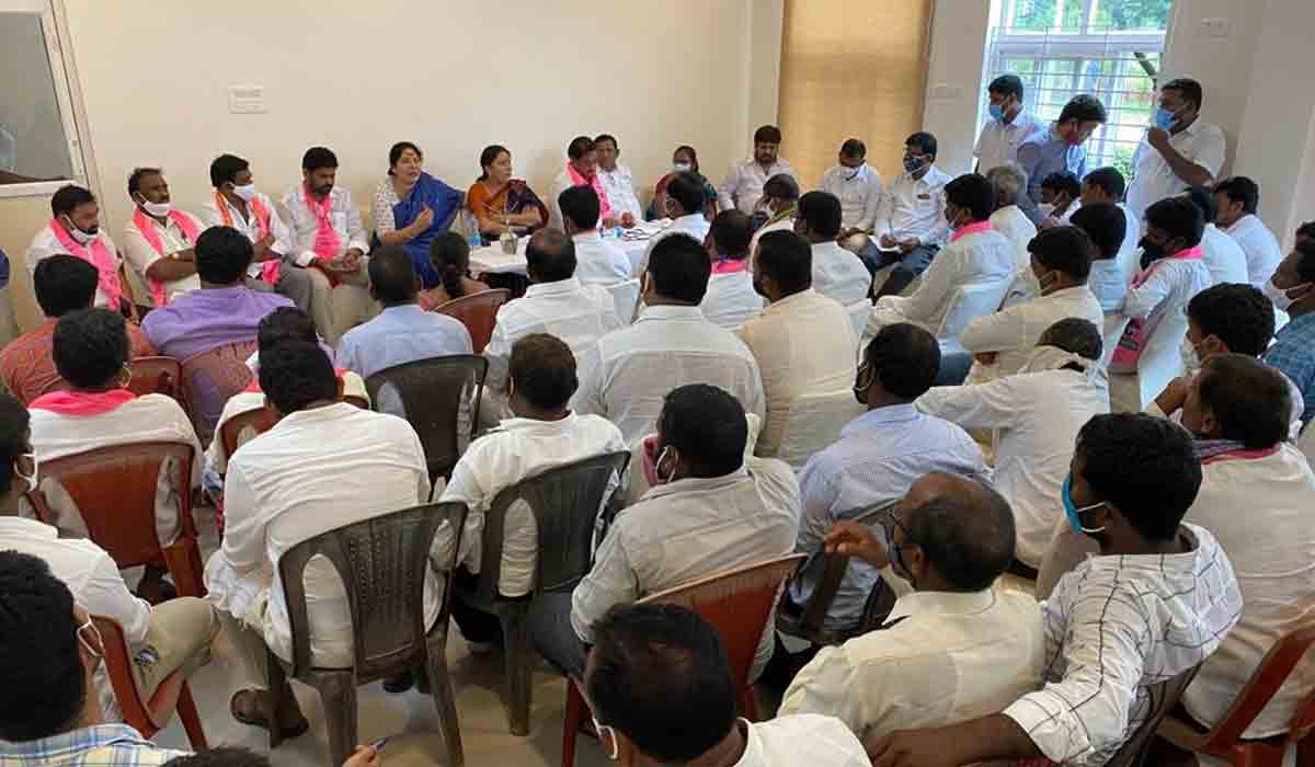 పోడు భూముల సమస్యను పరిష్కరిస్తాం : మంత్రి సత్యవతి