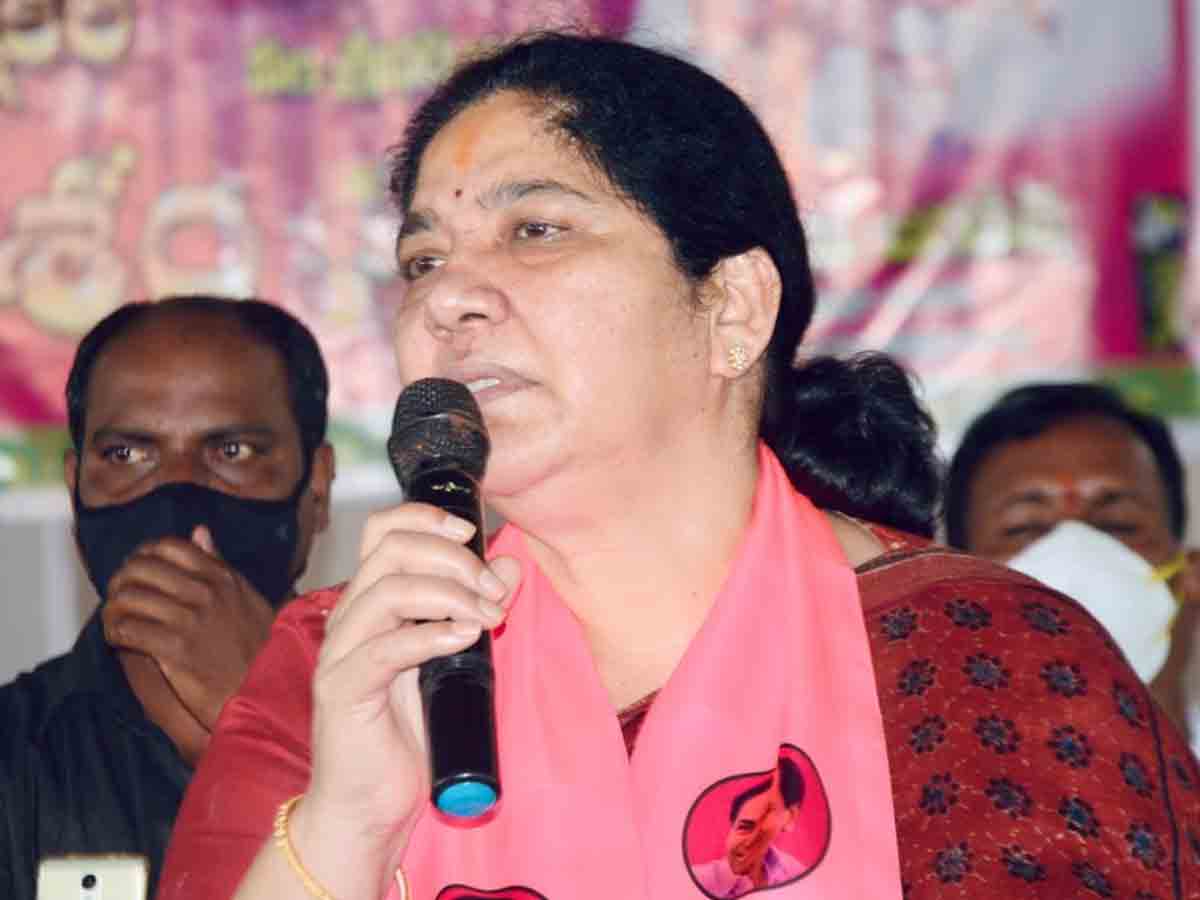 సీఎం కేసీఆర్‌ను విమర్శిస్తే సహించం : మంత్రి సత్యవతి రాథోడ్‌