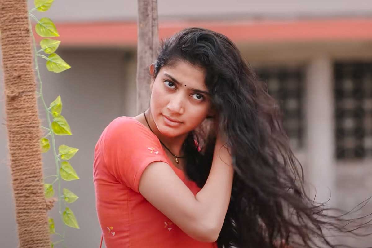 సాయిపల్లవిలో ఏదో తెలియని మ్యాజిక్ ఉందబ్బా..