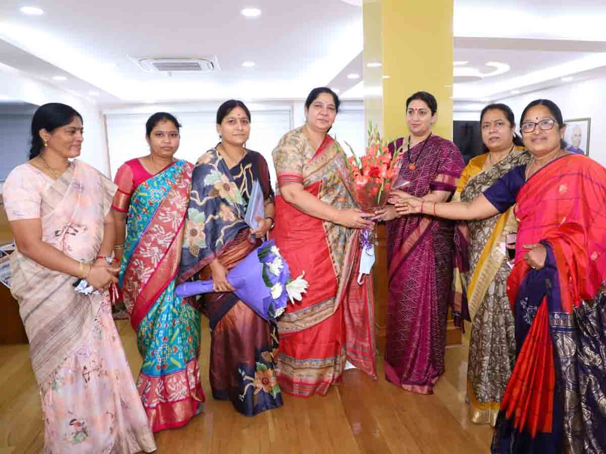 తెలంగాణ మోడల్‌ను దేశవ్యాప్తంగా అమలు చేస్తాం : మంత్రి స్మృతి ఇరానీ