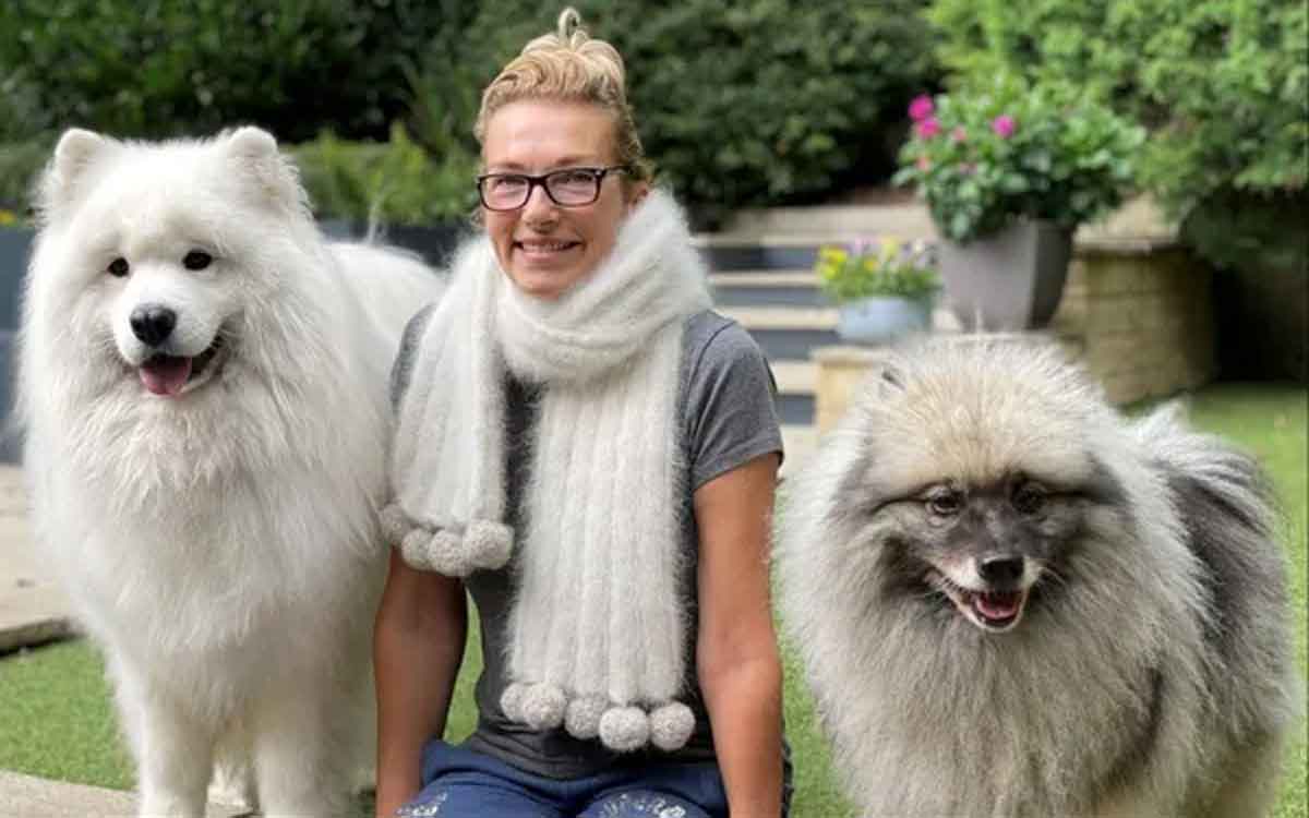 Scarf Made with dogs fur : 18 వేలు పెట్టి పెంపుడు కుక్క‌ల బొచ్చుతో స్కార్ఫ్‌ చేయించుకుంది