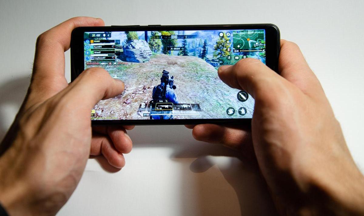 cyber crime | ఆన్‌లైన్‌ గేముల పేరుతో డబ్బులు కాజేసిన సైబర్‌ నేరగాళ్లు