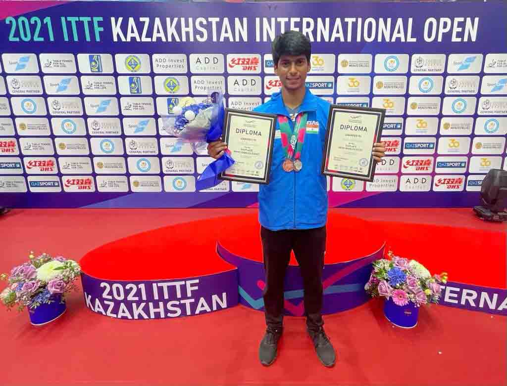 స్నేహిత్‌ డబుల్‌ ధమాకా