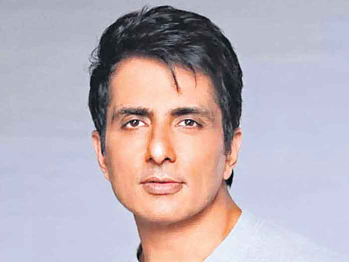 సోనూసూద్‌ నివాసంలో ఐటీ సోదాలు