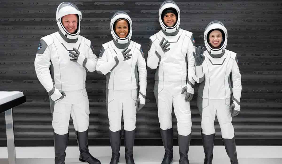 Space X | చ‌రిత్ర సృష్టించిన స్పేస్ ఎక్స్‌.. 3 రోజుల‌పాటు న‌లుగురు సాధార‌ణ వ్య‌క్తులు స్పేస్‌లోకి..