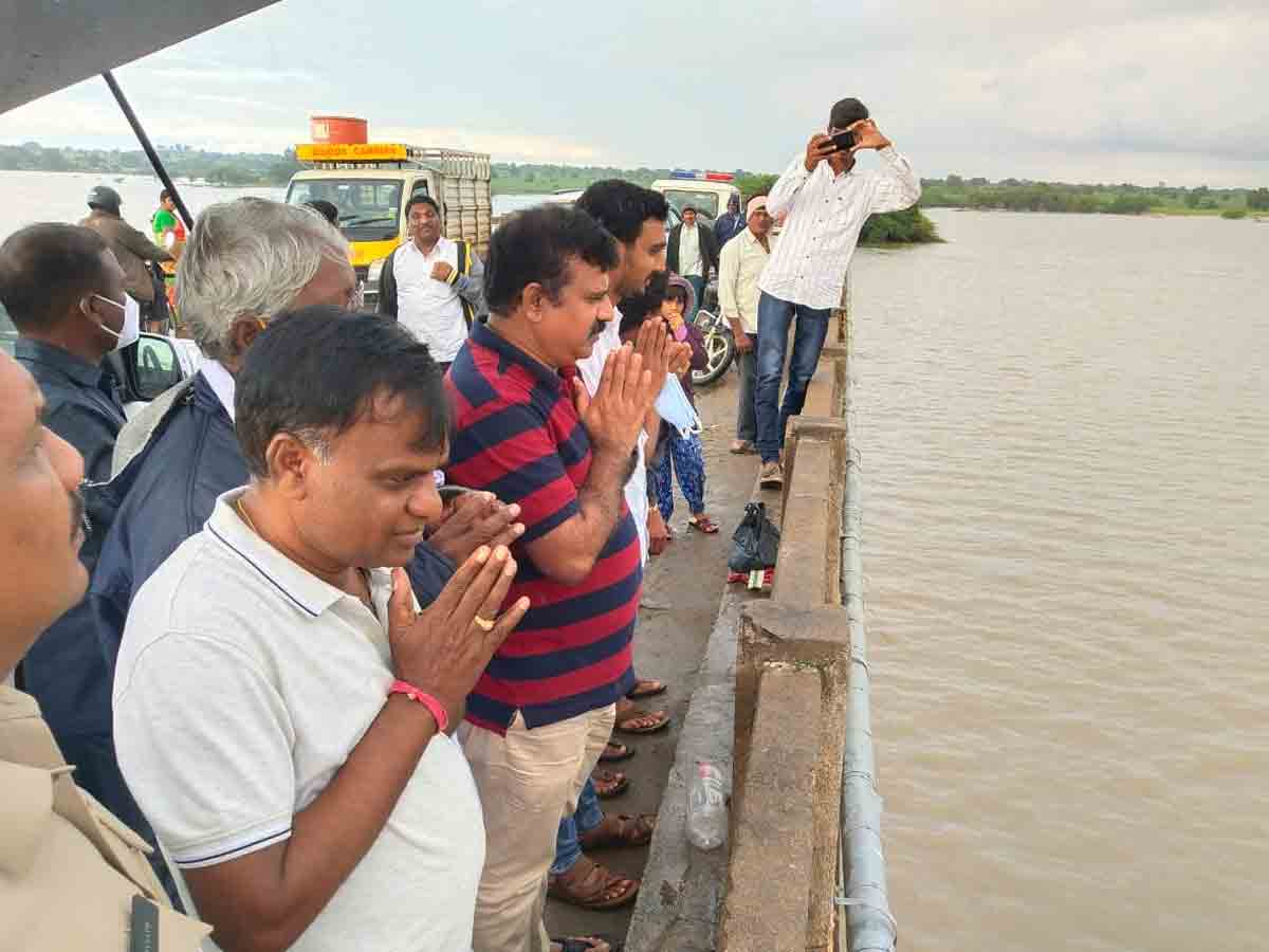 మంజీరా నది పరివాహక ప్రజలు అప్రమత్తంగా ఉండాలి : ఎమ్మెల్యే క్రాంతి కిరణ్‌