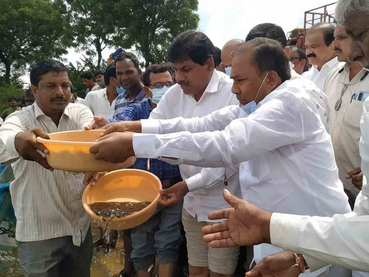 మత్స్యకారుల సంక్షేమానికి ప్రభుత్వం కృషి : ఎంపీ బీబీ పాటిల్