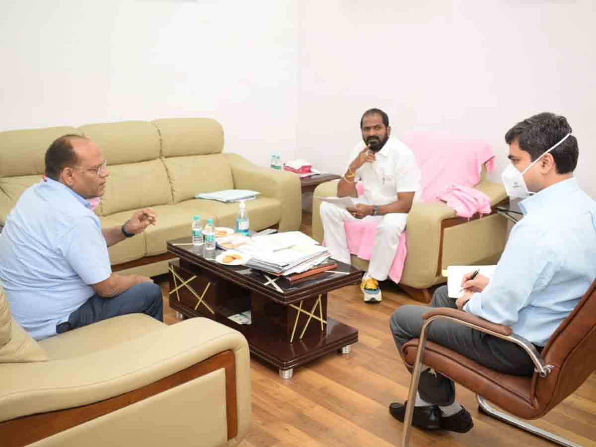 ఎక్సైజ్ నూతన పాలసీపై మంత్రి శ్రీనివాస్ గౌడ్ సమీక్ష