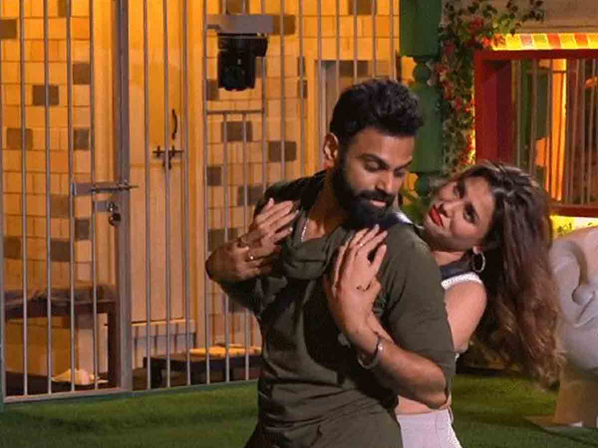 Idol Winner: ఇద్ద‌రు భార్య‌లు,ఇద్ద‌రు గార్ల్ ఫ్రెండ్స్‌ని సెట్ చేసుకున్న ఐడ‌ల్ విన్న‌ర్