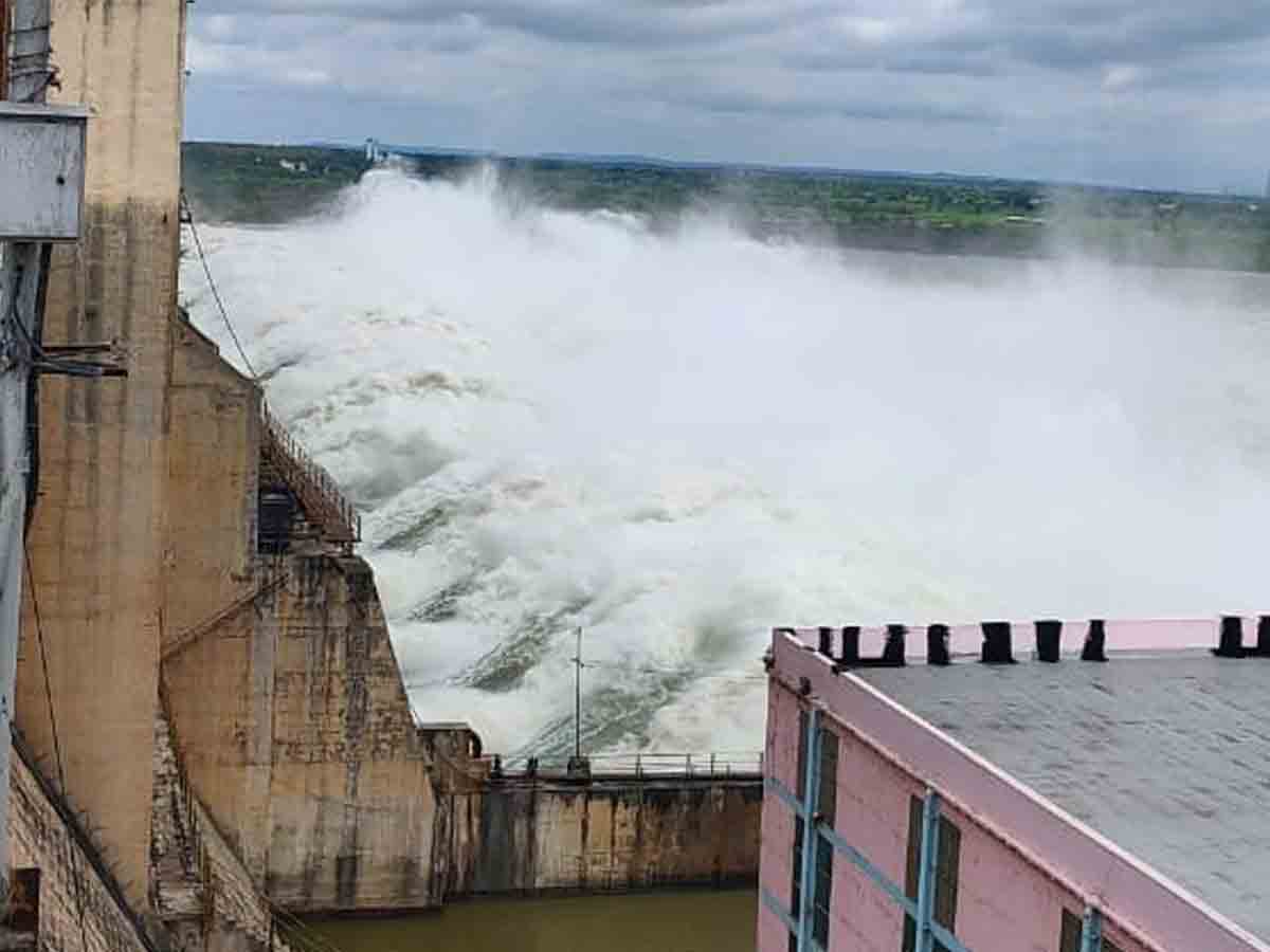 Srsp Project : శ్రీరాం సాగర్‌ ప్రాజెక్టుకు భారీగా వరద