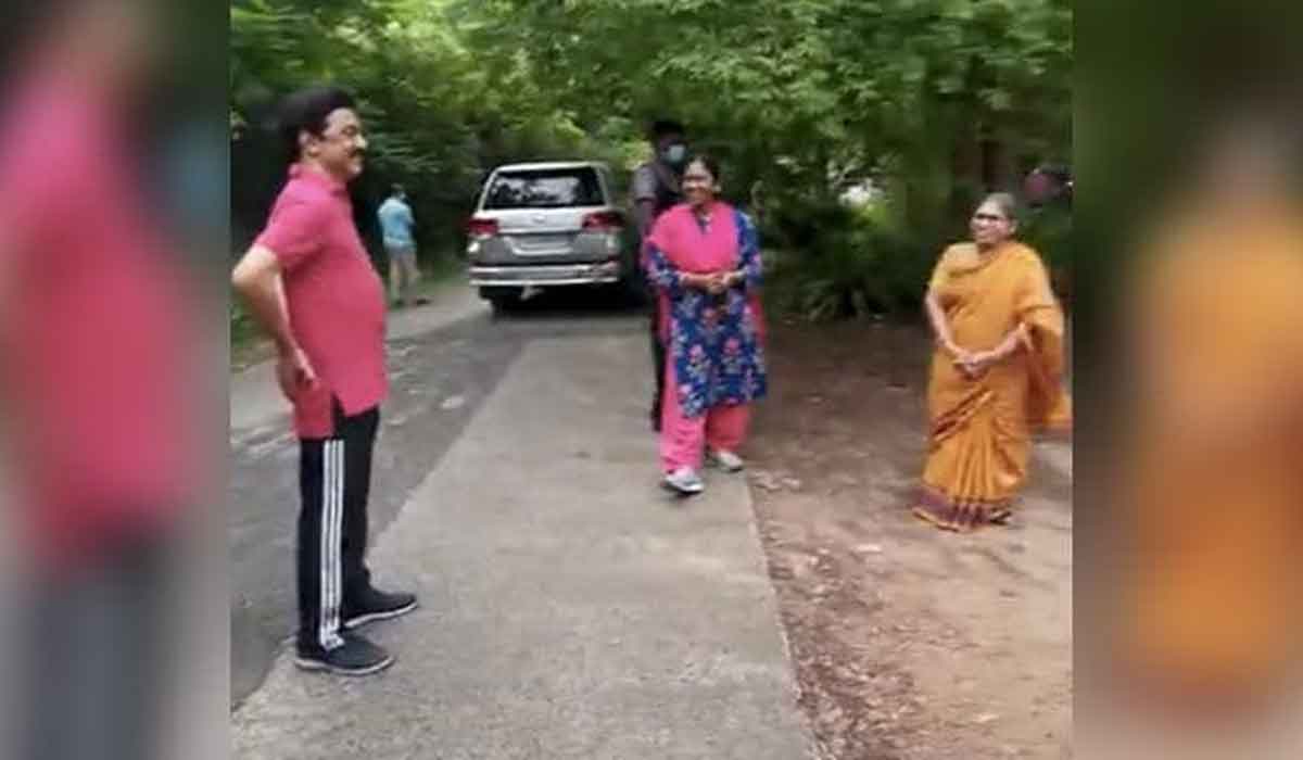 ఇంత యంగ్‌గా ఎలా క‌నిపిస్తున్నారు? సీఎం స్టాలిన్‌ను అడిగిన మ‌హిళ‌