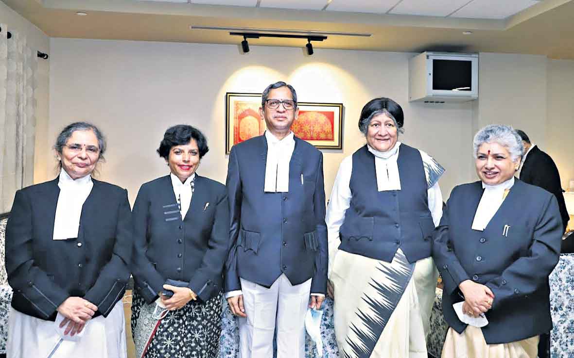 సర్వోన్నత న్యాయస్థానంలో నవ చరిత్ర