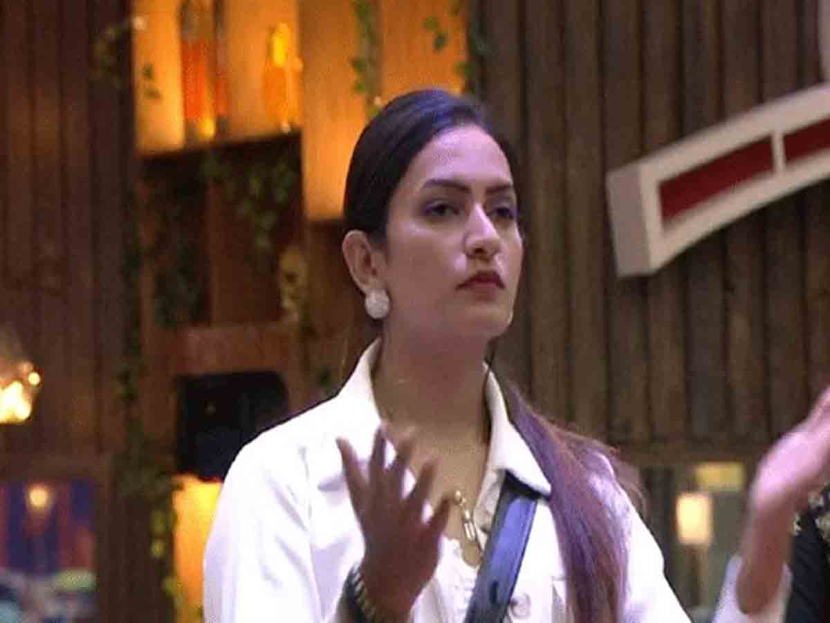 Uma Devi: గుంజీలు తీసిన ఉమా.. మొహంపై గట్టిగా కొట్టుకున్న శ్వేతా