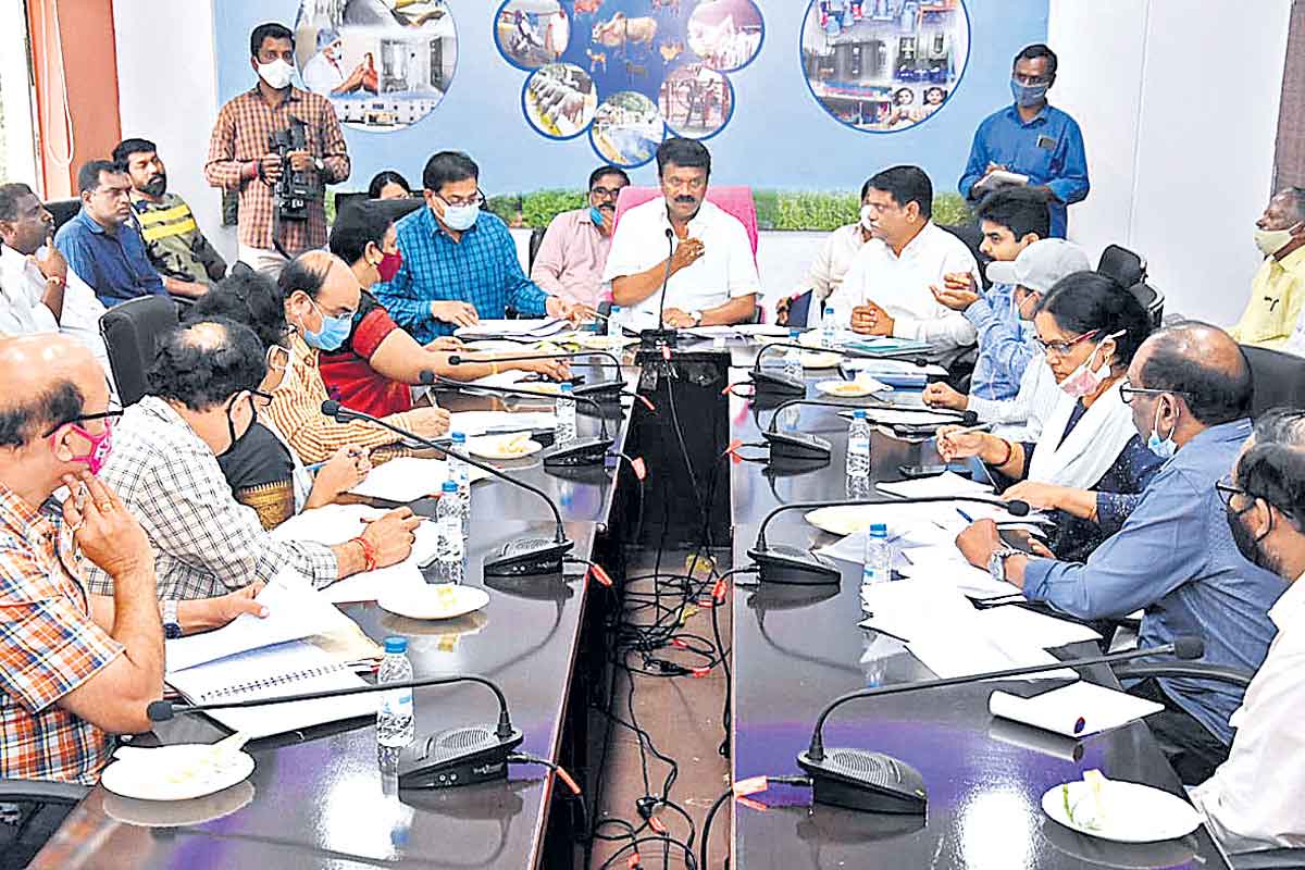 ఇండ్ల స్థలాలను క్రమబద్ధీకరిస్తాం