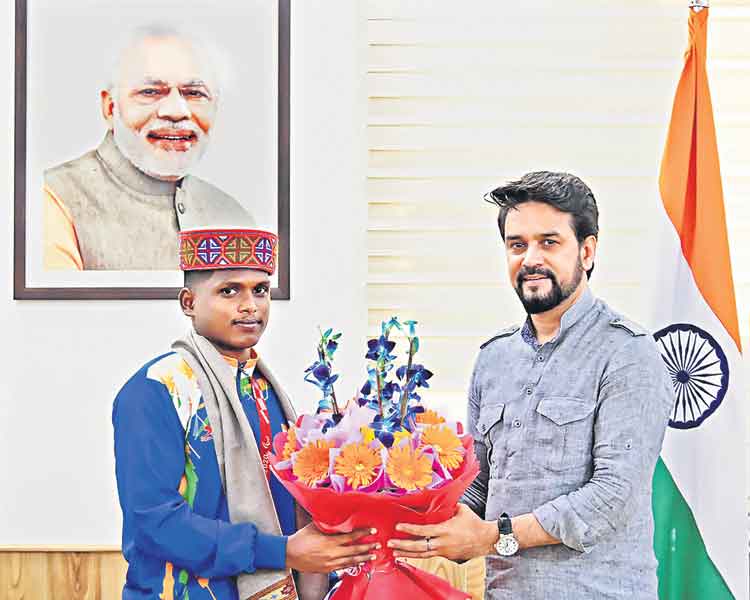 తంగవేలుకు ఘన సన్మానం