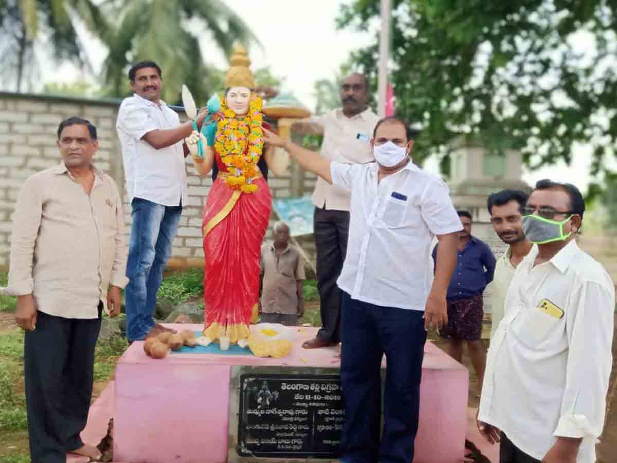 TRS jenda panduga | రెపరెపలాడిన గులాబీ జెండా..