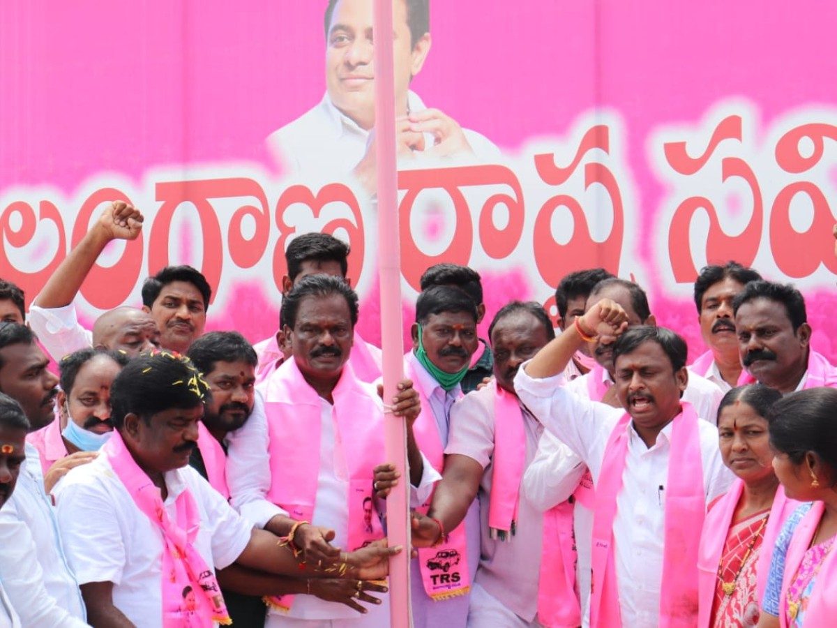 హుజూరాబాద్ అడ్డా.. టీఆర్ఎస్ గడ్డ.. జెండా పండుగలో పాల్గొన్న గెల్లు శ్రీనివాస్ యాదవ్