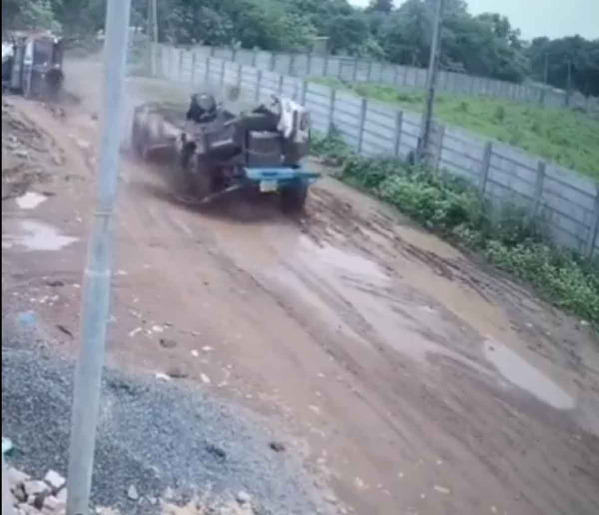 Viral Video : అక్క‌డ జ‌రిగింది ట్ర‌క్ యాక్సిడెంట్.. కానీ ఈ వీడియో చూసి న‌వ్వు ఆపుకోలేరు