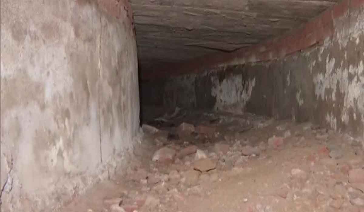 ఢిల్లీ అసెంబ్లీలో బ‌య‌ట‌ప‌డ్డ సొరంగం.. ఎర్ర‌కోట‌కు దారితీసిన ట‌న్నెల్