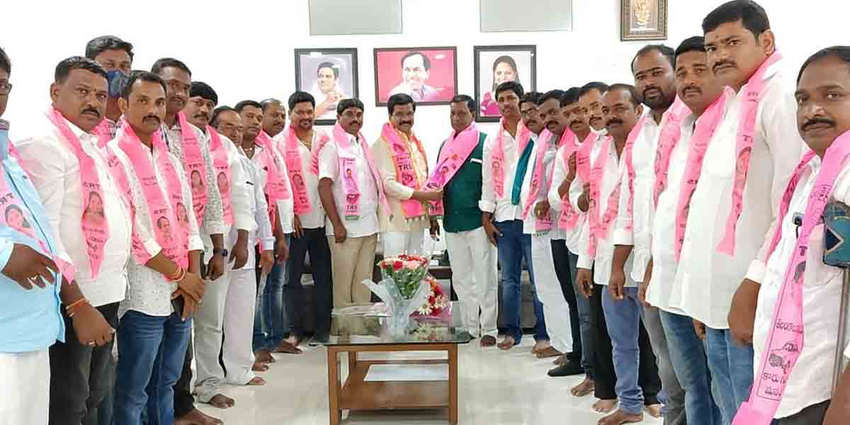మంత్రి వేముల సమక్షంలో టీఆర్‌ఎస్‌లో చేరికలు