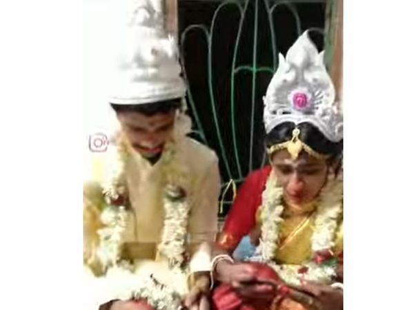 వైరల్ వీడియో : పెండ్లి మంట‌పంపైనే ప‌బ్‌జీ గేమ్‌లో మునిగిపోయారు!