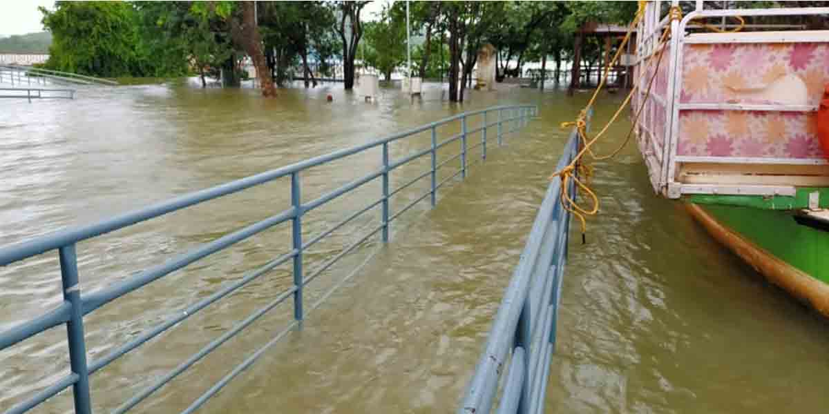 జలకళను సంతరించుకున్న లక్నవరం సరస్సు