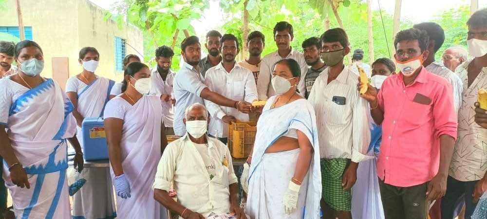 వ్యాక్సినేషన్‌ ప్రక్రియలో వేగం పెంచాలి