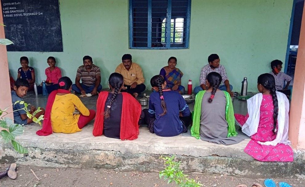 స్కూళ్లలో కొవిడ్‌ నిబంధనలు పాటించాలి