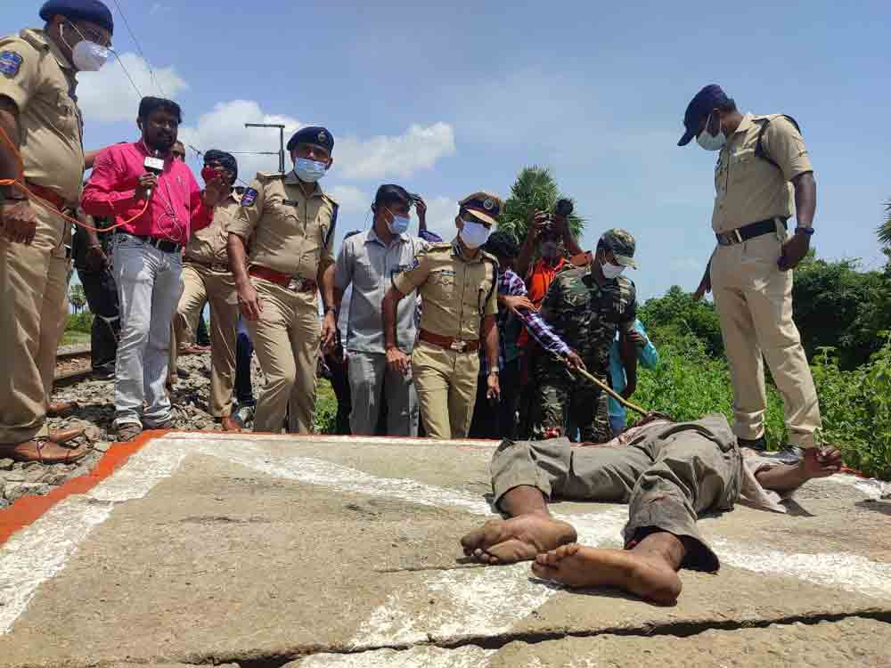 వెంటాడిన ‘పాప’భయం..