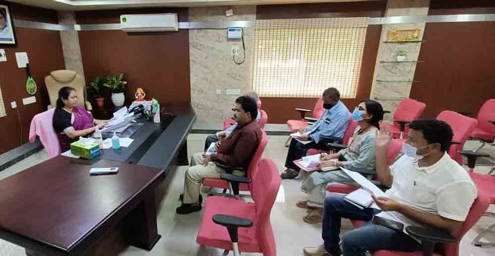 అనధికార హోర్డింగ్‌లను గుర్తించాలి: మేయర్‌