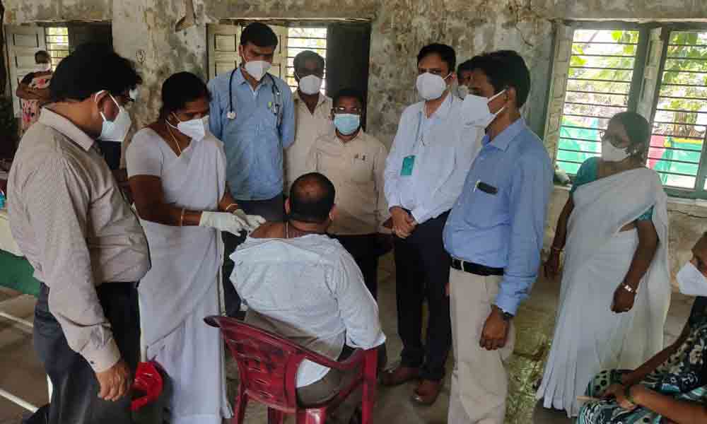 వ్యాక్సినేషన్‌ వందశాతం పూర్తి చేయాలి