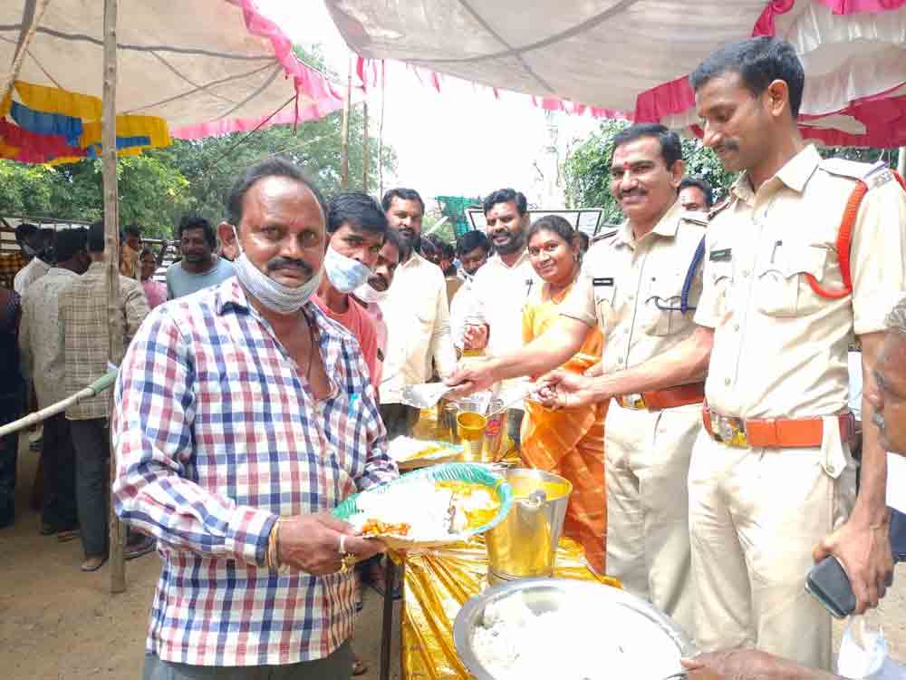 ‘గణనాథుల విగ్రహాల ఏర్పాటుతో భక్తిభావం’