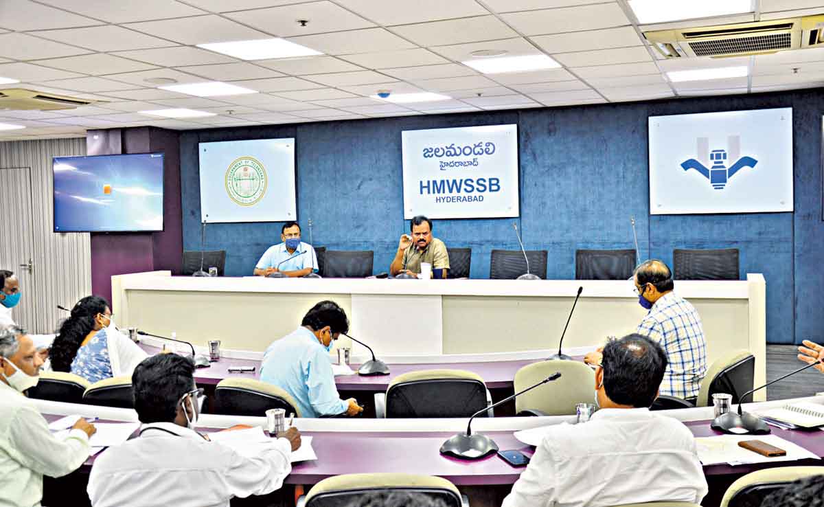 అన్ని వార్డుల్లో హాట్‌ స్పాట్స్‌ గుర్తించండి