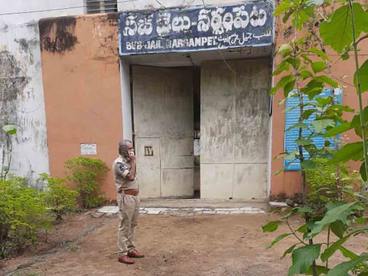 నర్సంపేట సబ్ జైలు పునర్నిర్మాణ పనుల పరిశీలన