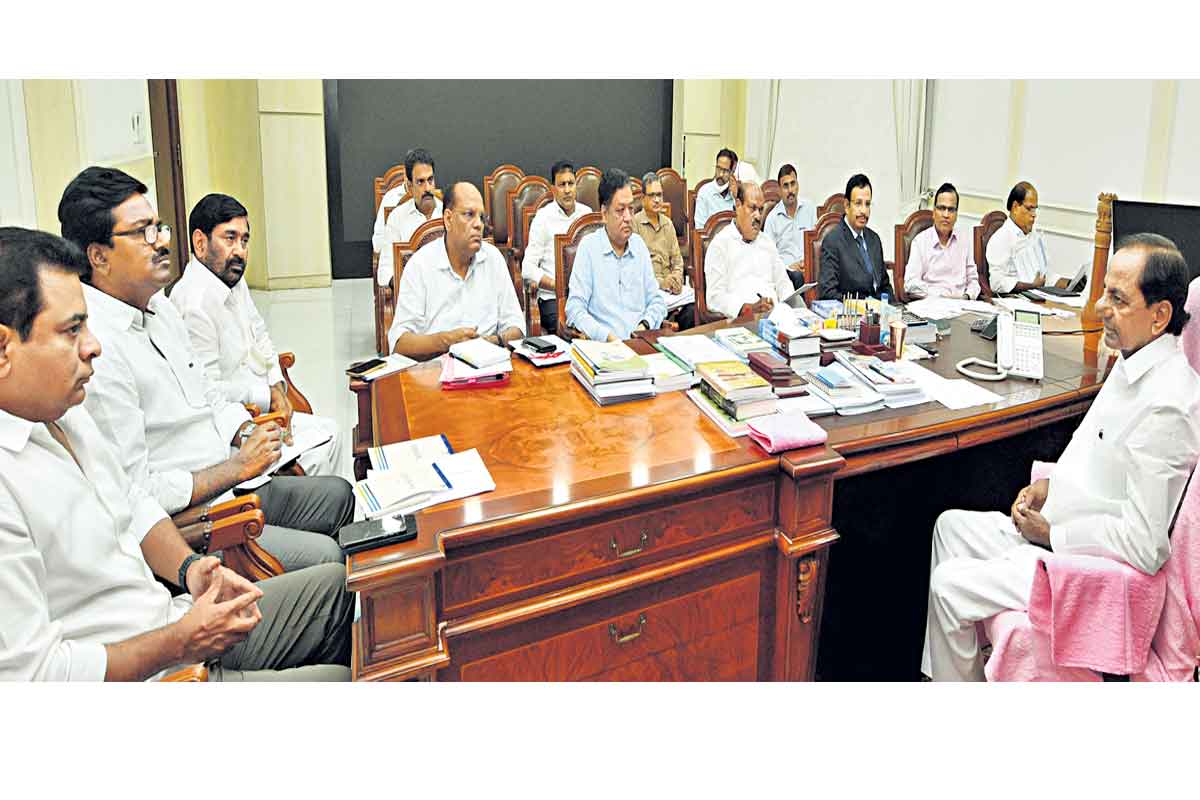 ఆర్టీసీ, విద్యుత్తు చార్జీలు పెంచాలి.. సీఎంకు అధికారుల నివేదన