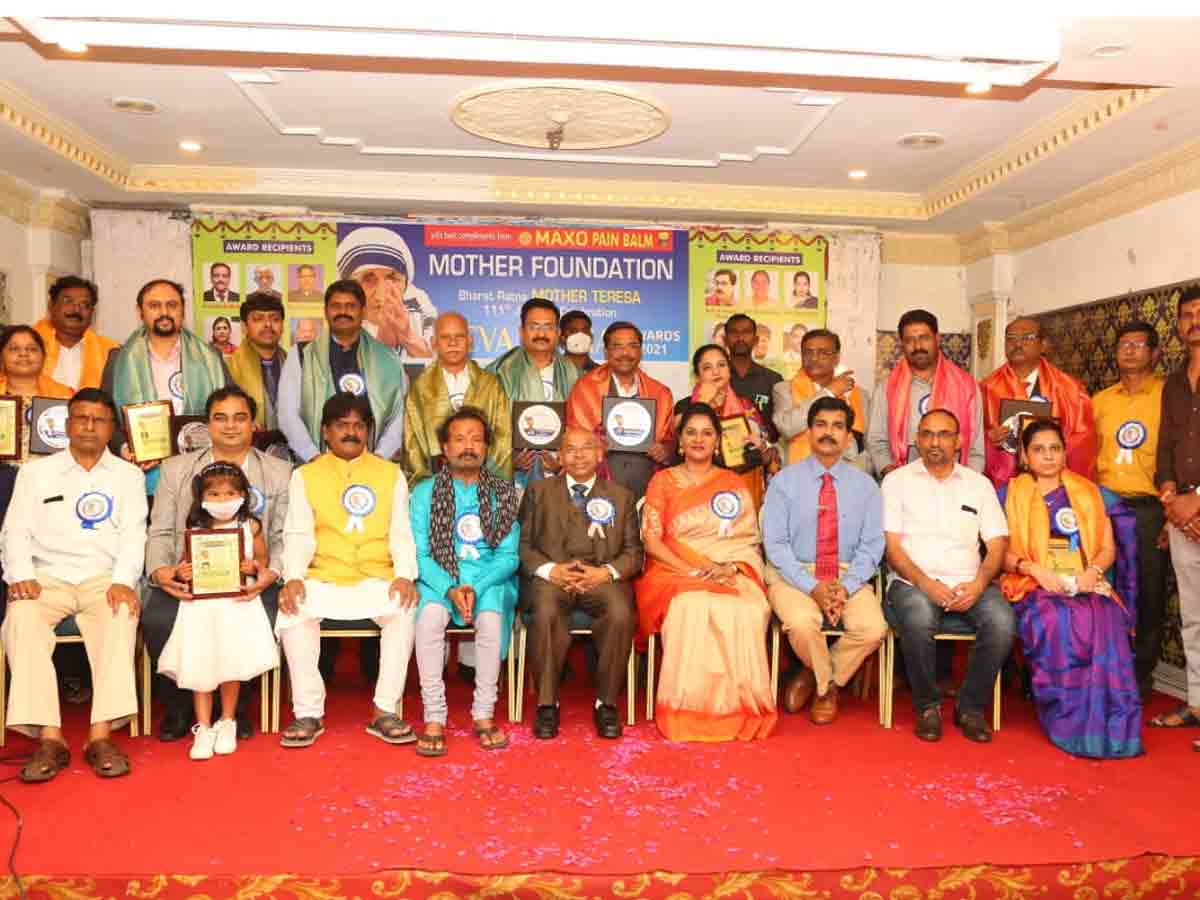 అవార్డులు సమాజంలో గుర్తింపునిస్తాయి : జస్టిస్ జి.చంద్రయ్య