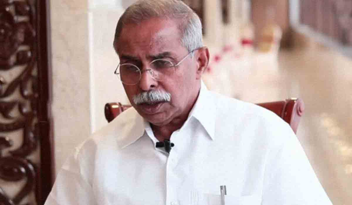 మాజీ మంత్రి వివేకా ఇంటిని పరిశీలిస్తున్న సీబీఐ