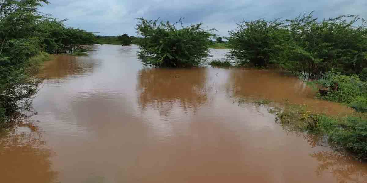 Gulab Cyclone |బూచినెల్లి -ఘనపూర్ మధ్య రాకపోకలు బంద్