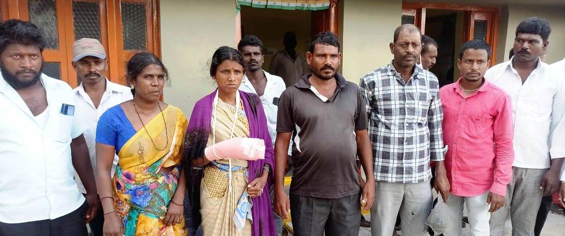 Tandur : నాపరాతి గనిలో ప్రమాదం.. కార్మికురాలి తెగిన చేతి వెళ్లు..