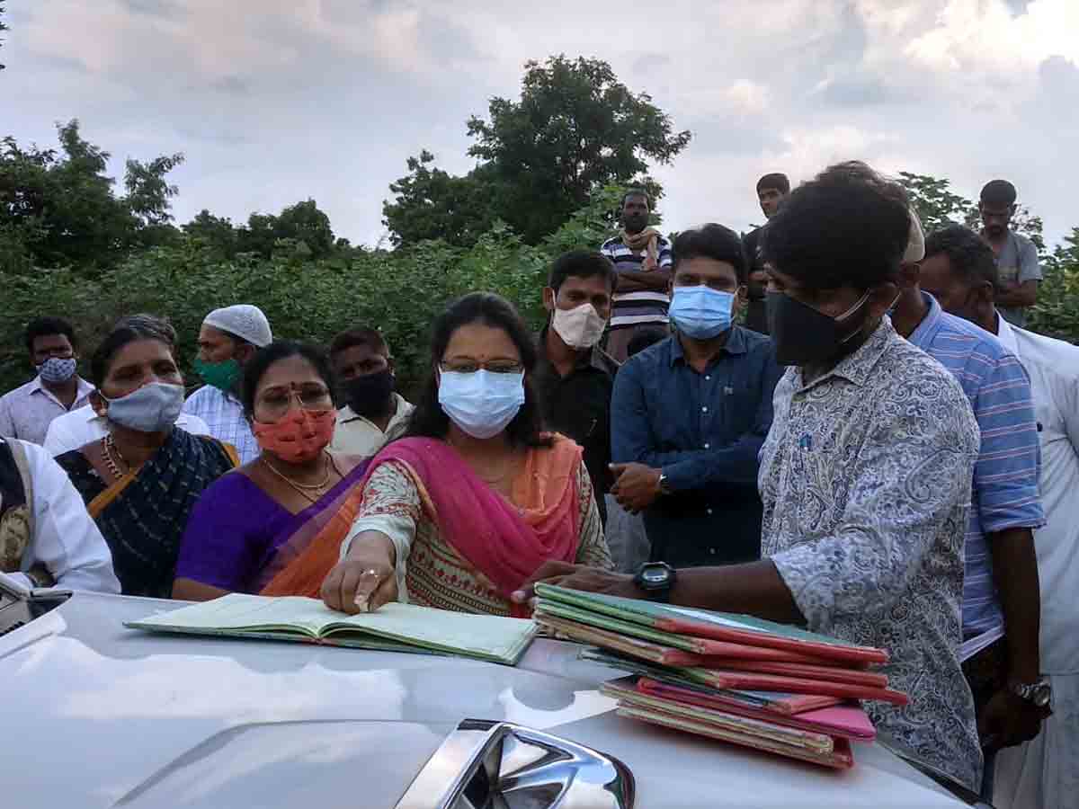 Vikarabad : పంచాయతీ కార్యదర్శిపై కలెక్టర్‌ ఆగ్రహం