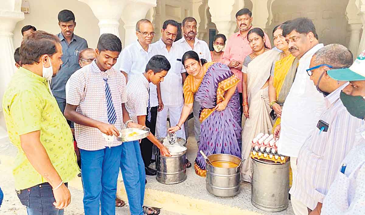ప్రభుత్వ బడుల్లోనే..మెరుగైన విద్య