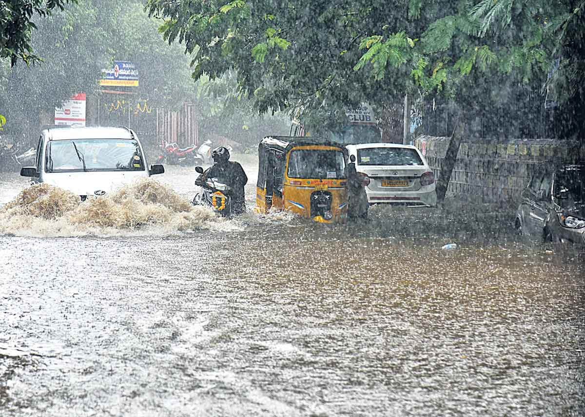 మళ్లీ కుండపోత