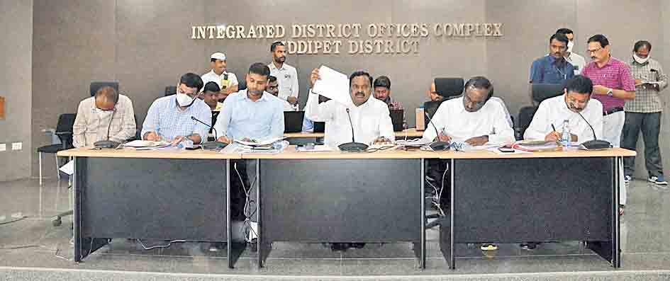 రహదారులు హరితశోభితం కావాలి